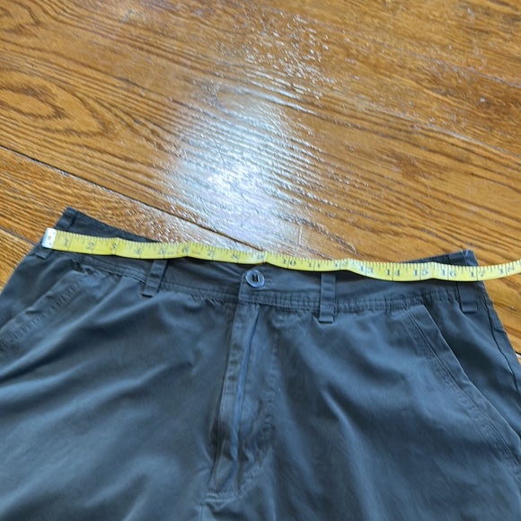 5/$25🦋 Scandia Woods hiking shorts, XL.  Olive green.  Altered in waistband. - Picture 9 of 11